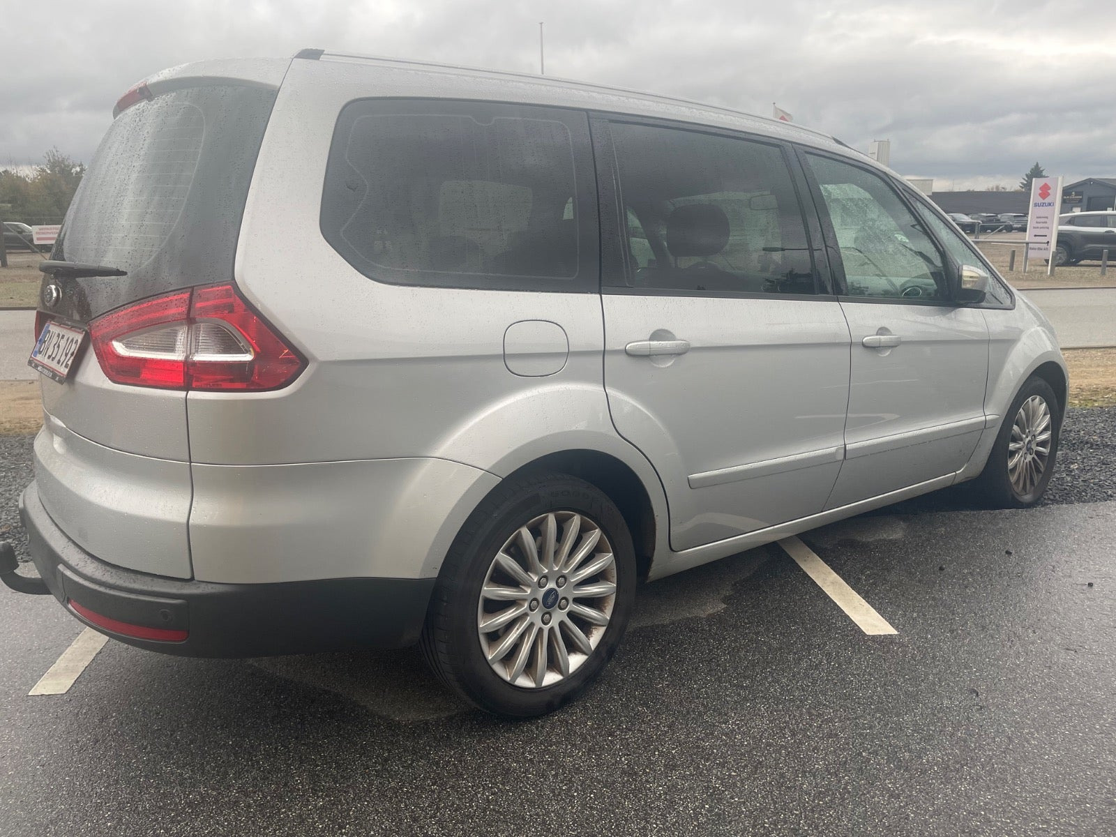 Sølv Ford Galaxy fra 2012