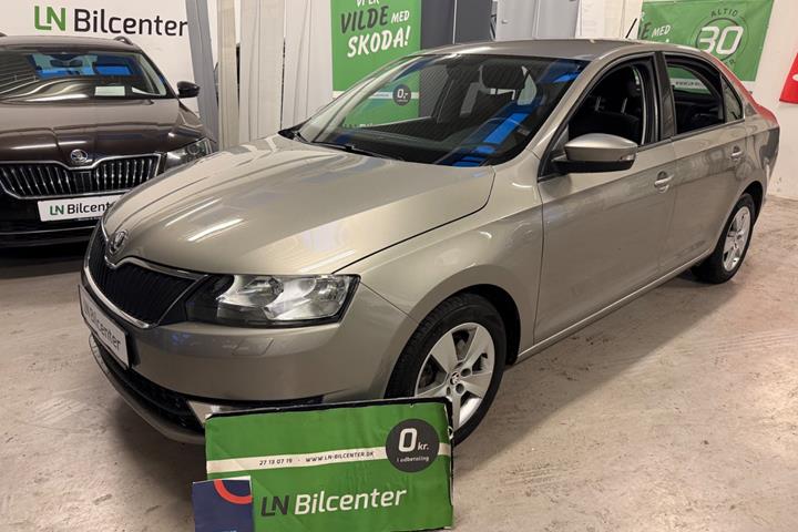 Beige Skoda Rapid fra 2017