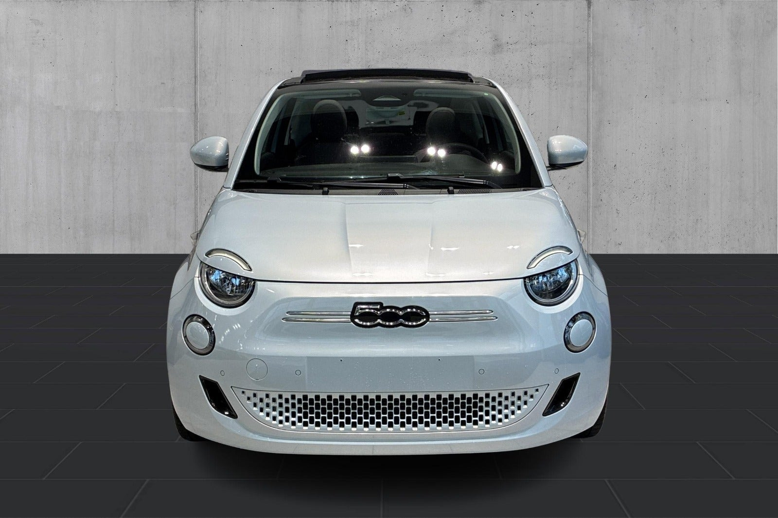Blå Fiat 500e fra 2024