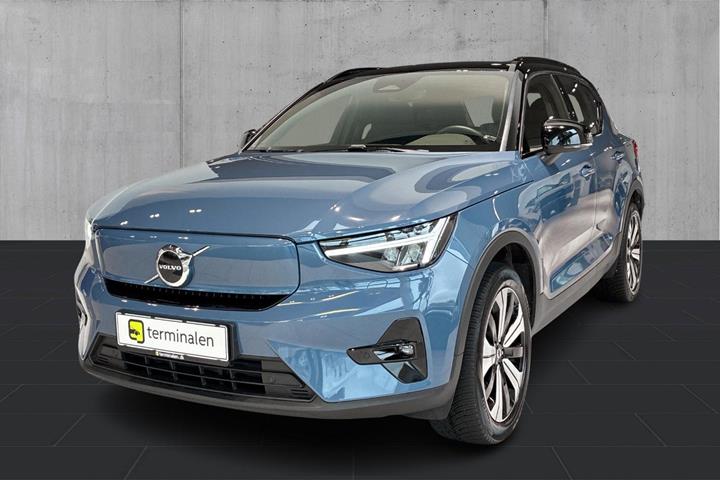 Blå Volvo XC40 fra 2022