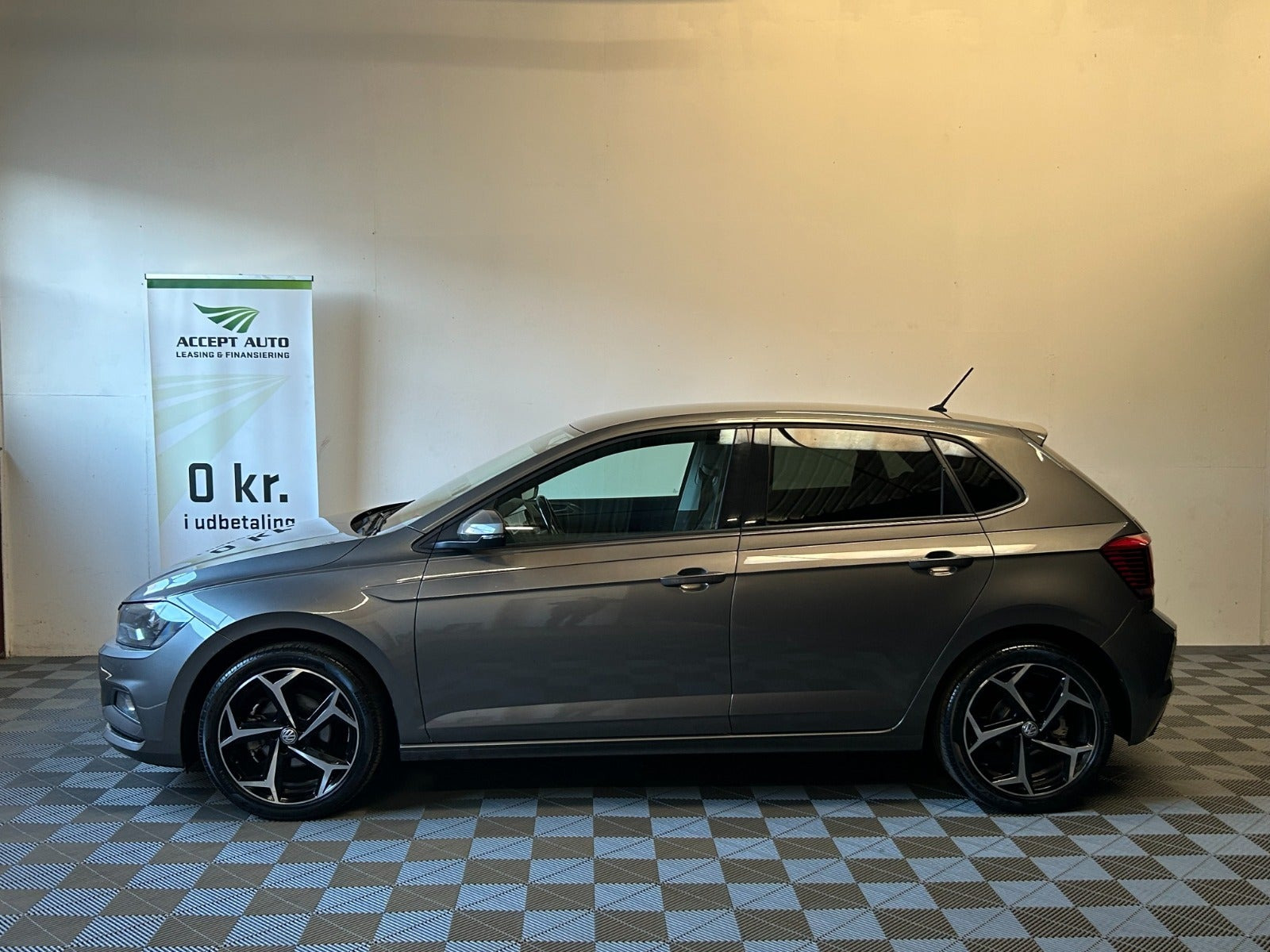 Gul VW Polo fra 2019
