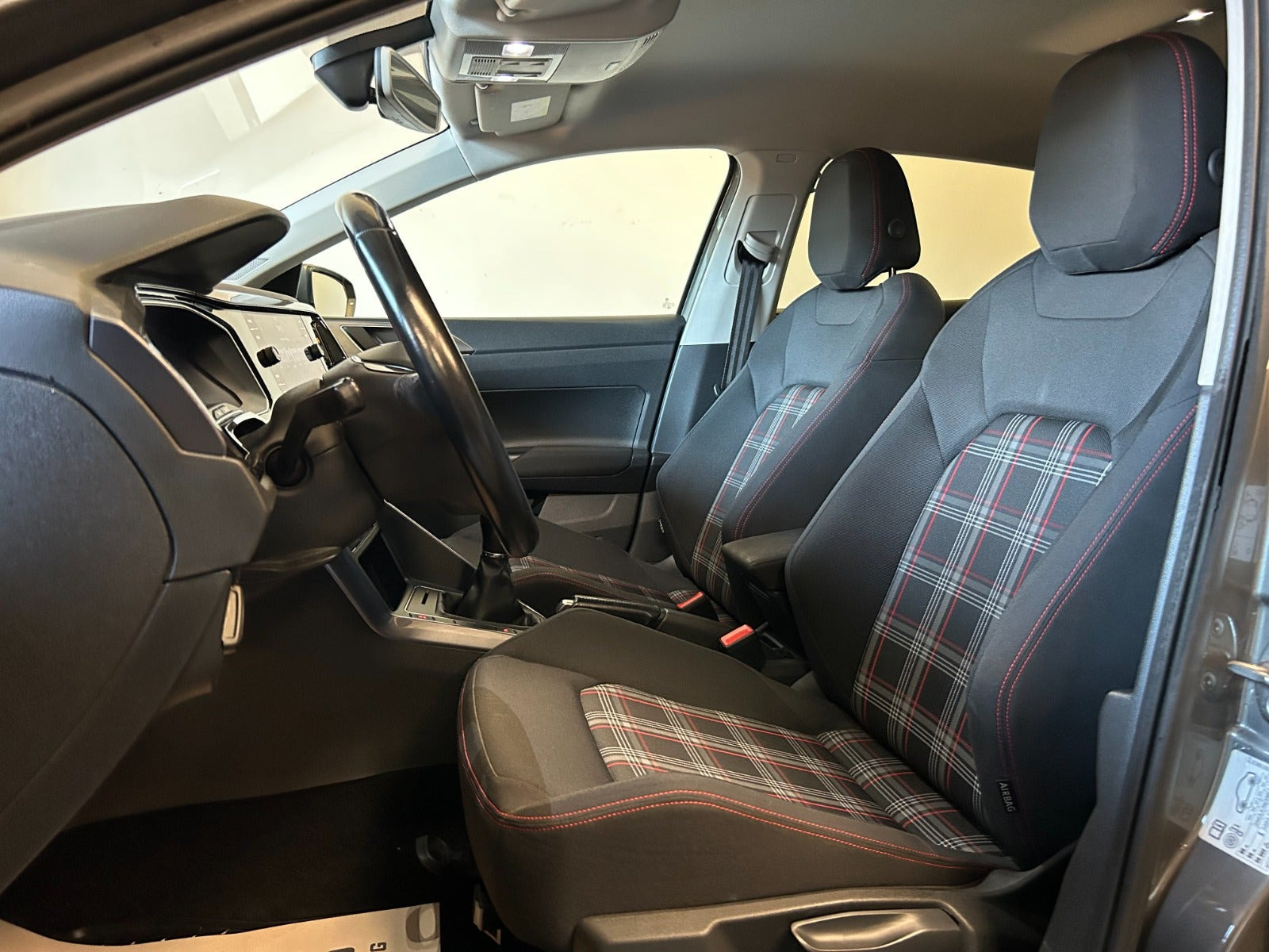 Gul VW Polo fra 2019