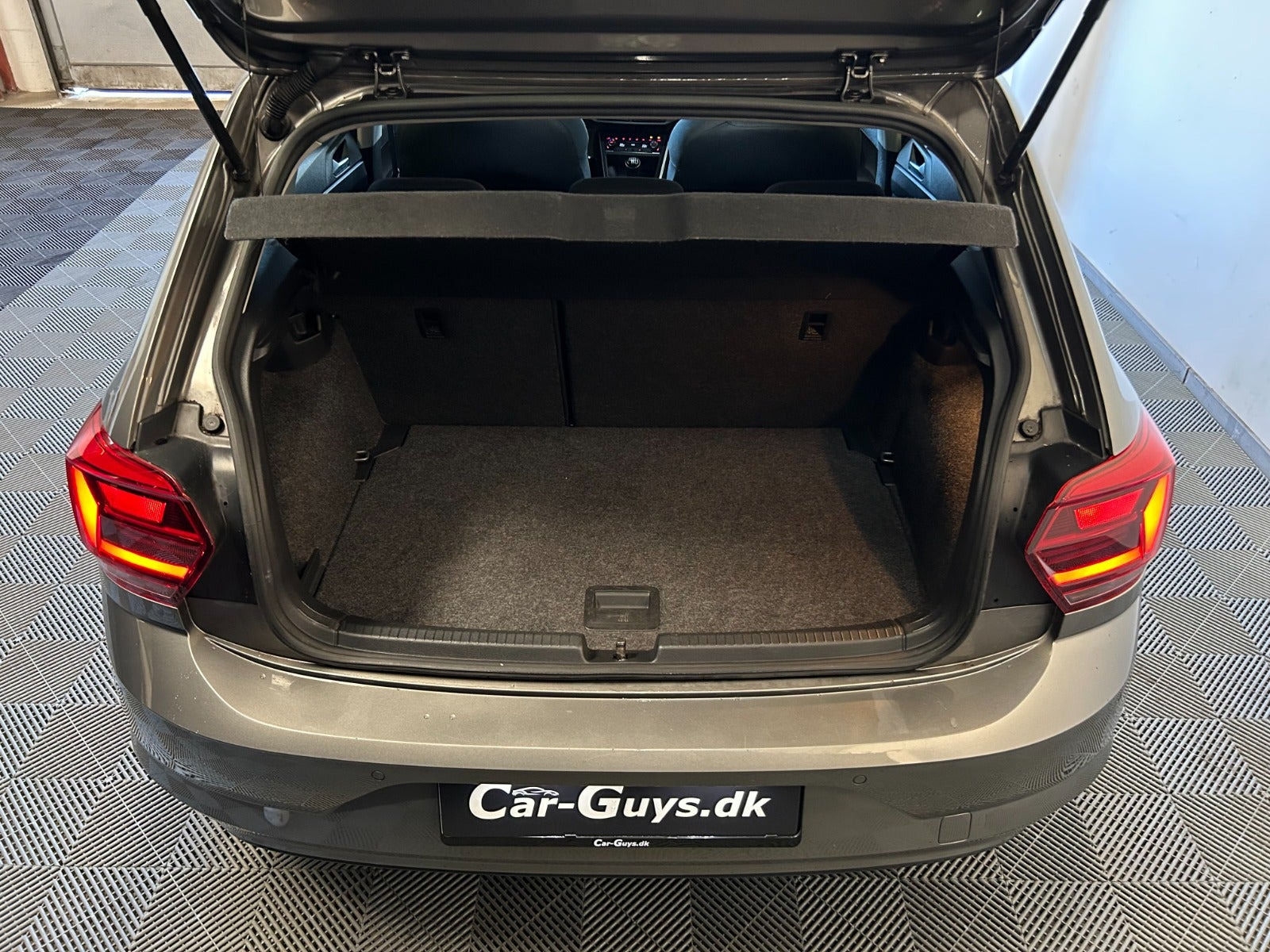 Gul VW Polo fra 2019