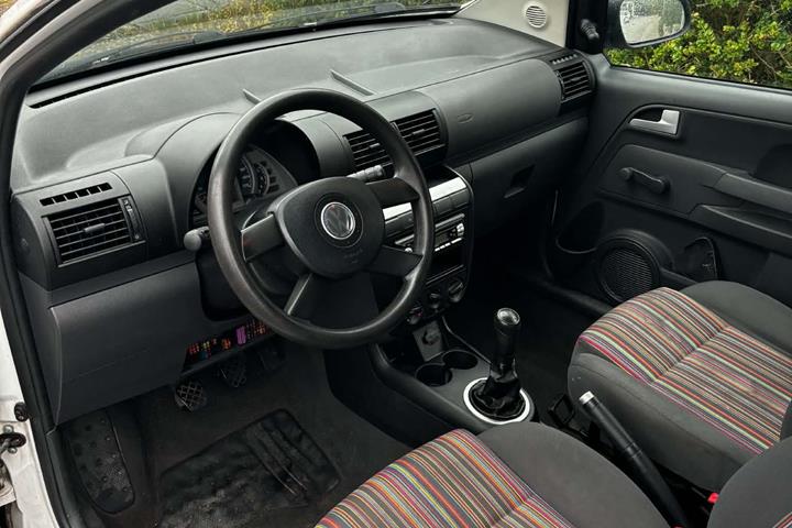 Hvid VW Fox fra 2006