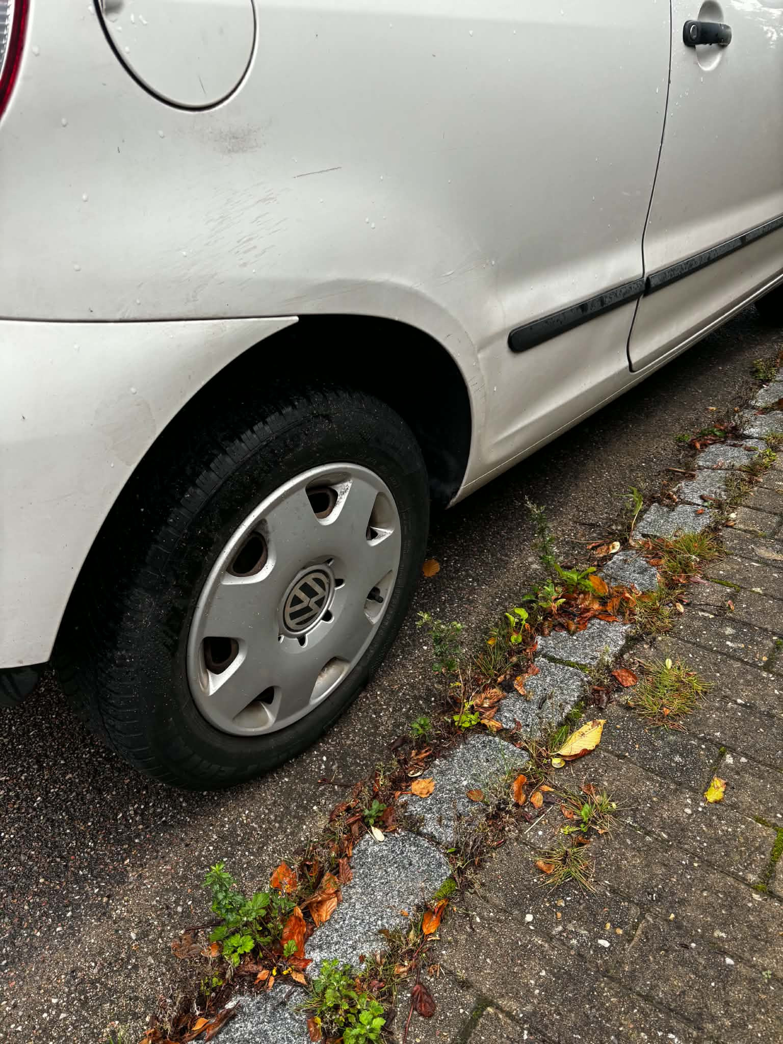 Hvid VW Fox fra 2006