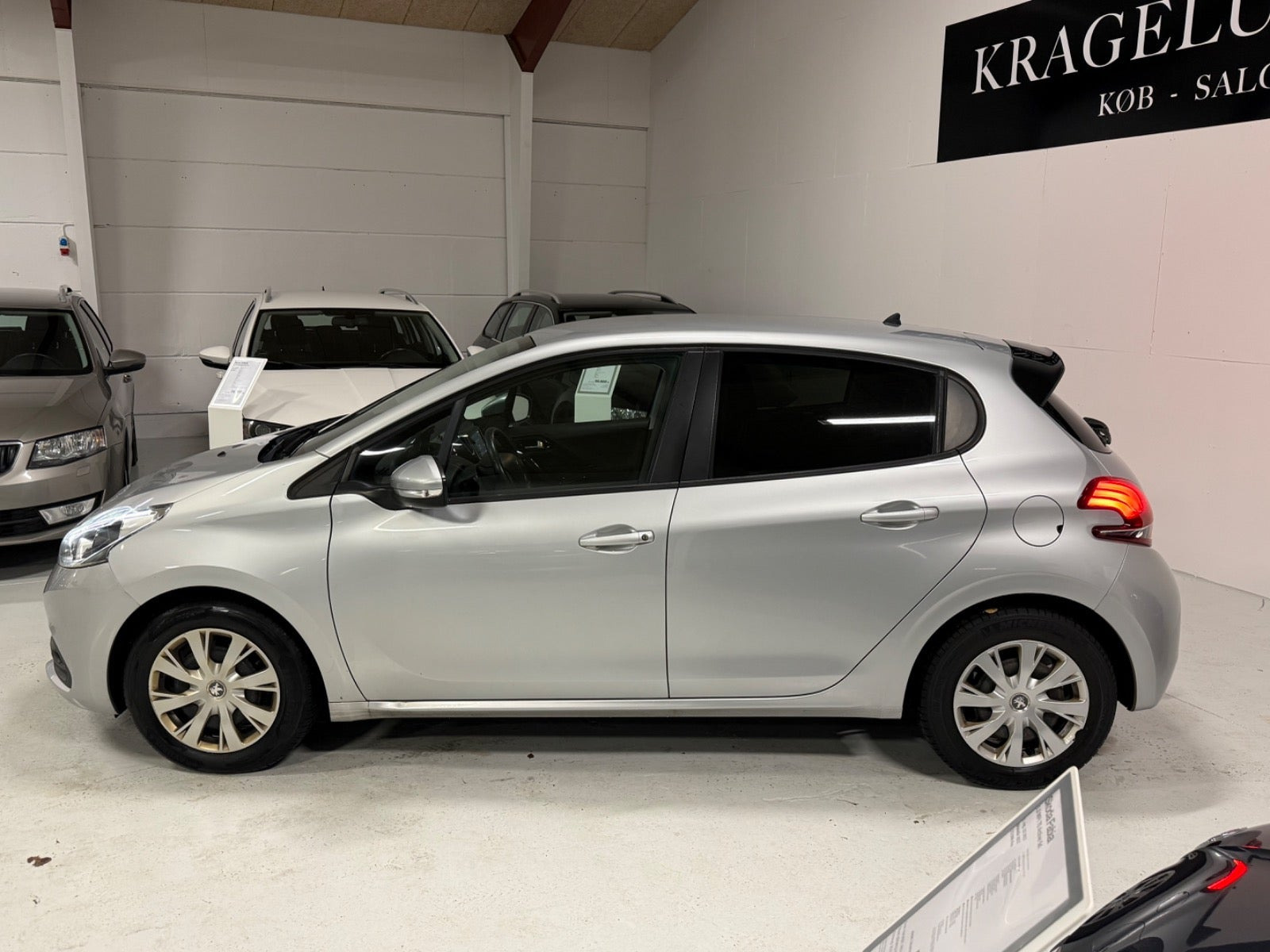 undefined Peugeot 208 fra 2017