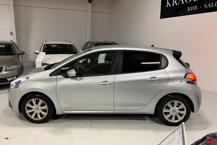 undefined Peugeot 208 fra 2017