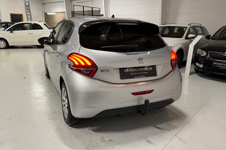 undefined Peugeot 208 fra 2017