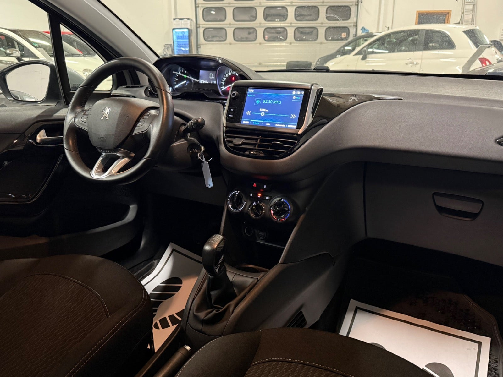 undefined Peugeot 208 fra 2017