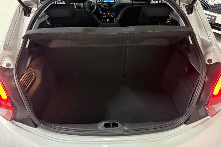 undefined Peugeot 208 fra 2017