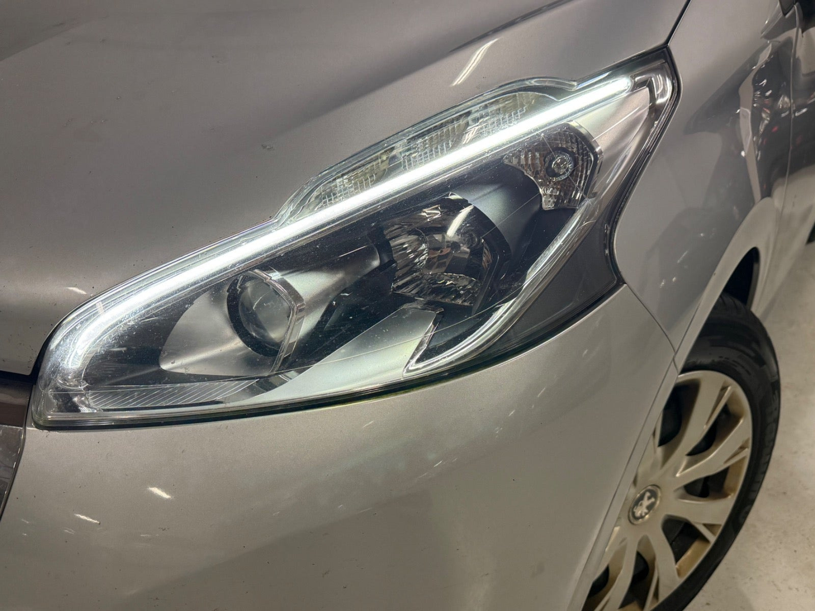 undefined Peugeot 208 fra 2017