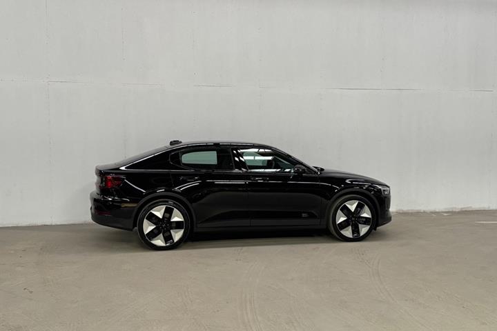 Sort Polestar 2 fra 2023