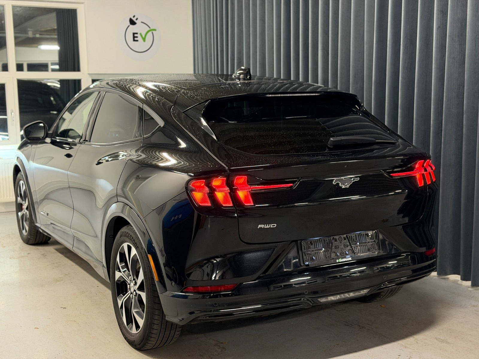 Sort Ford Mustang Mach-E fra 2021