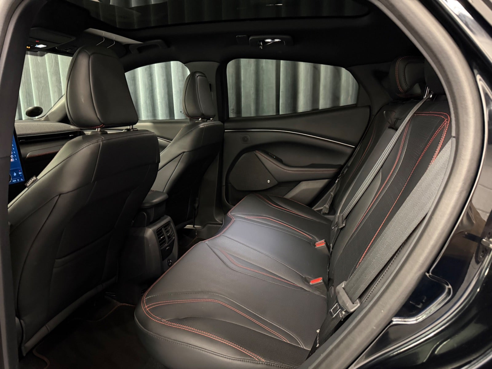 Sort Ford Mustang Mach-E fra 2021