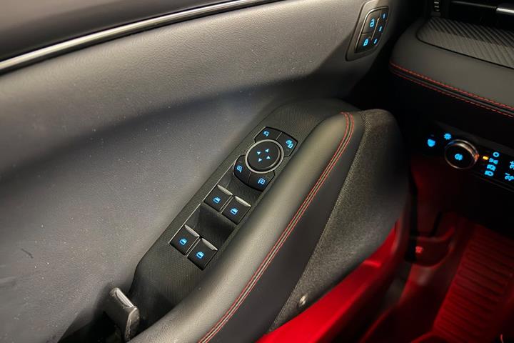 Sort Ford Mustang Mach-E fra 2021
