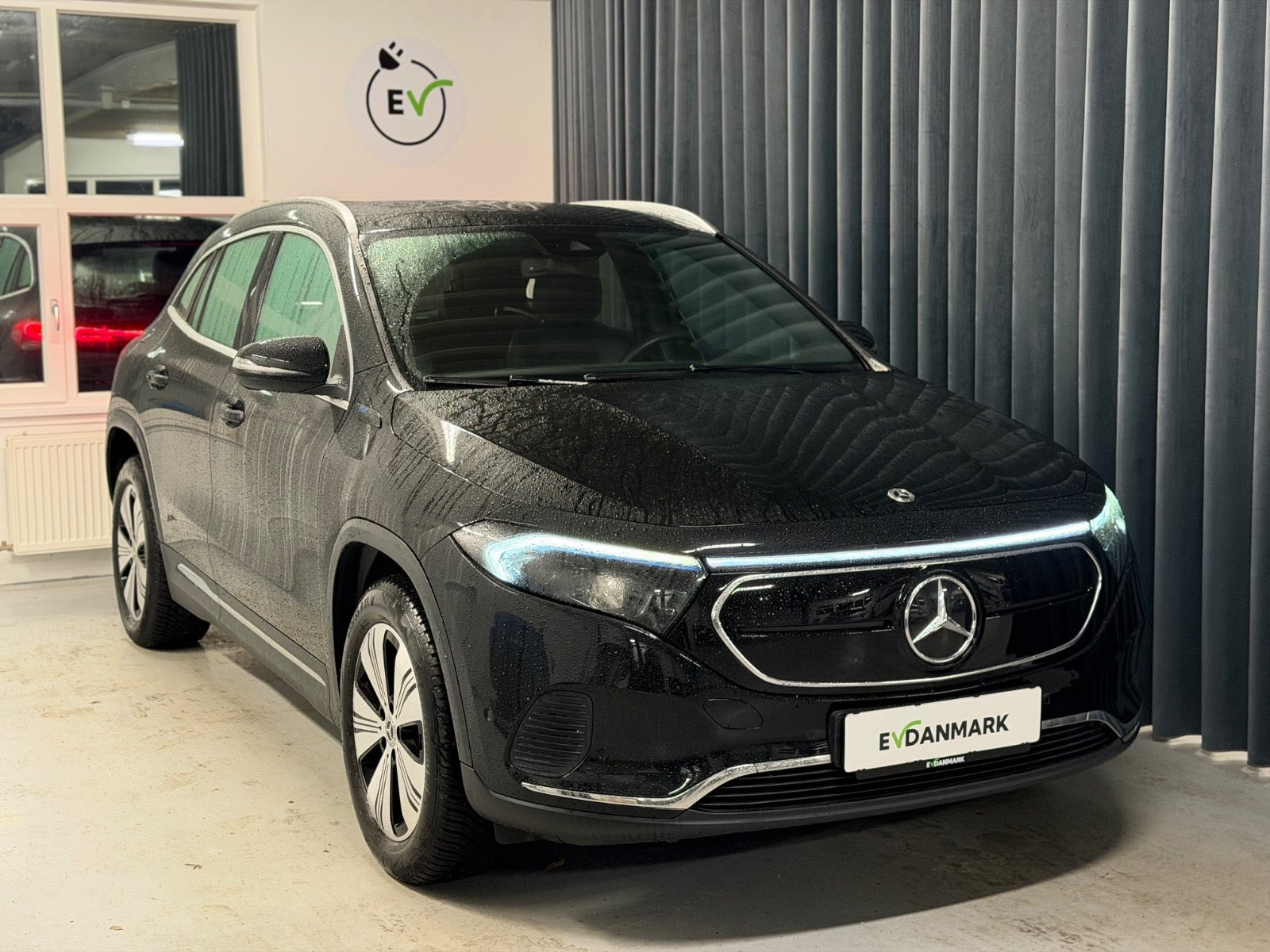 Mercedes EQA250