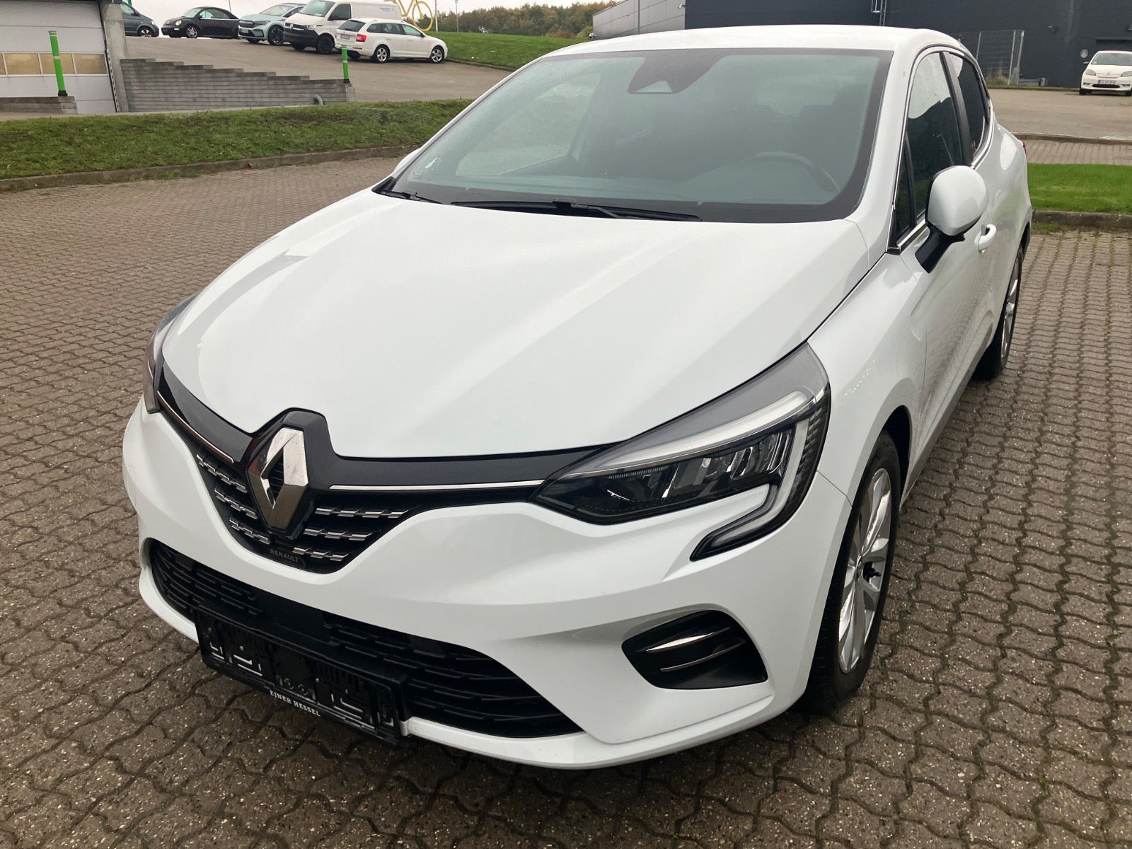 Hvid Renault Clio V fra 2021