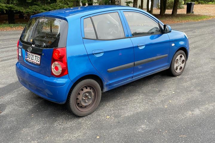 Grå Kia Picanto fra 2010