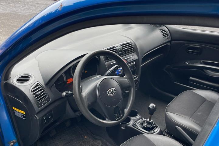 Grå Kia Picanto fra 2010