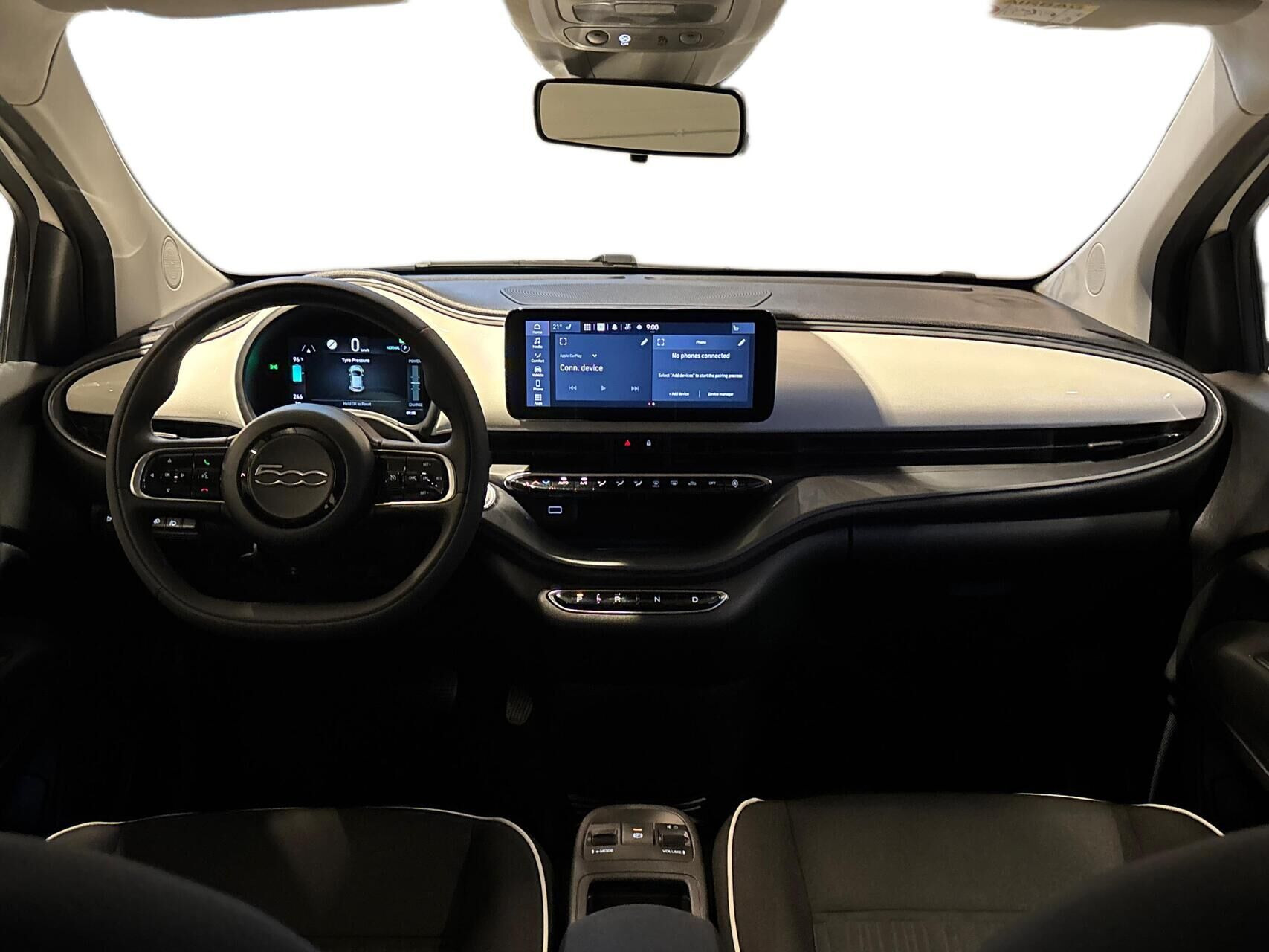 Hvid Fiat 500e fra 2024