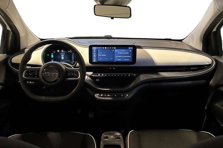 Hvid Fiat 500e fra 2024