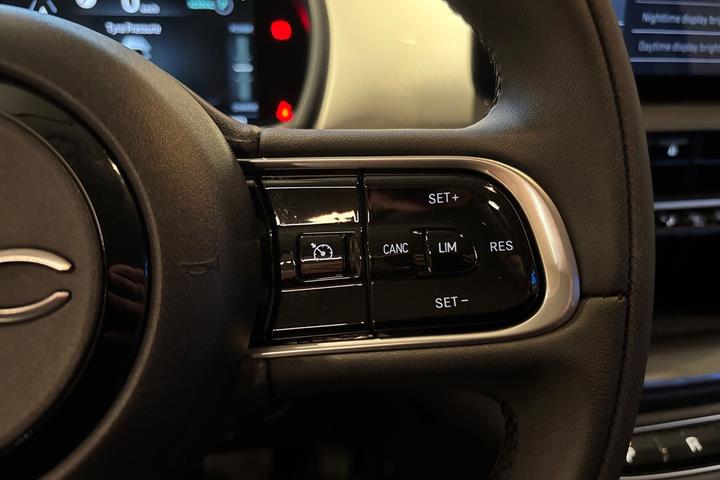 Hvid Fiat 500e fra 2024