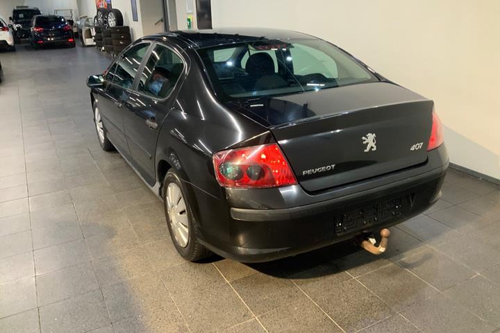 Sort Peugeot 407 fra 2006