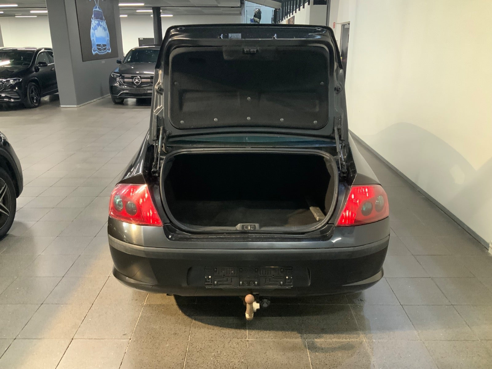 Sort Peugeot 407 fra 2006