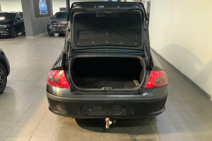 Sort Peugeot 407 fra 2006