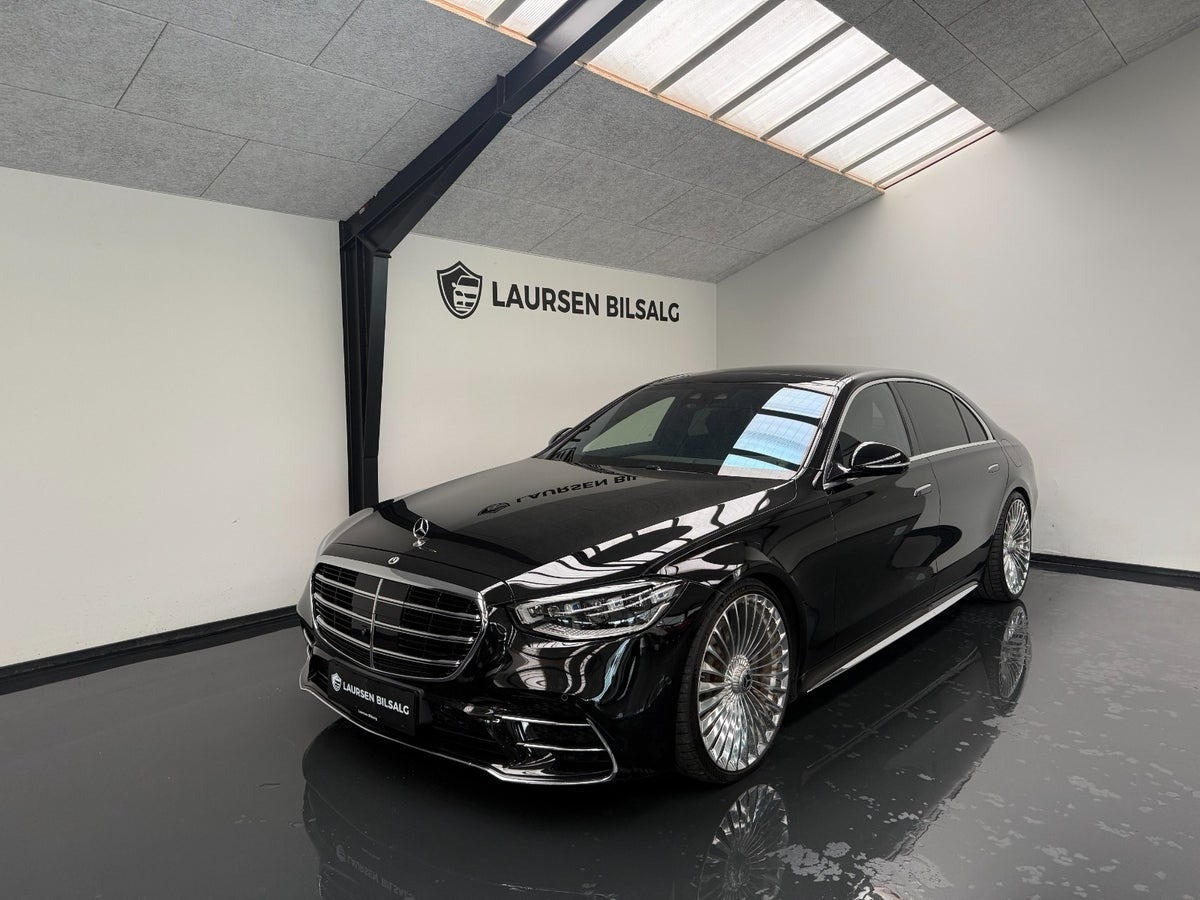 Sort Mercedes S580 e fra 2022