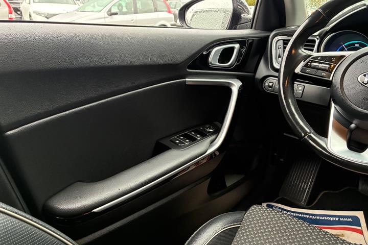 Sort Kia Ceed fra 2020