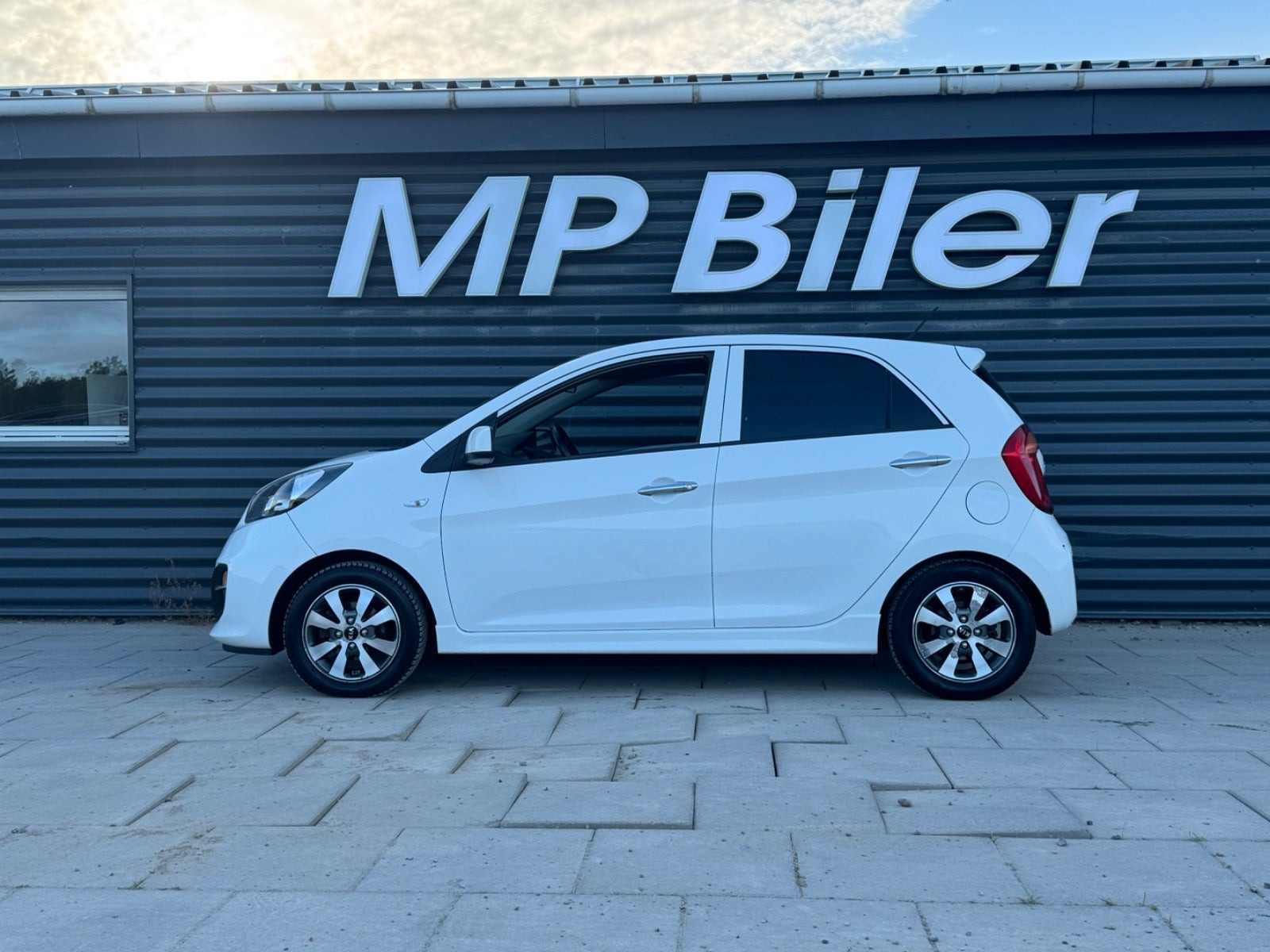 Hvid Kia Picanto fra 2015