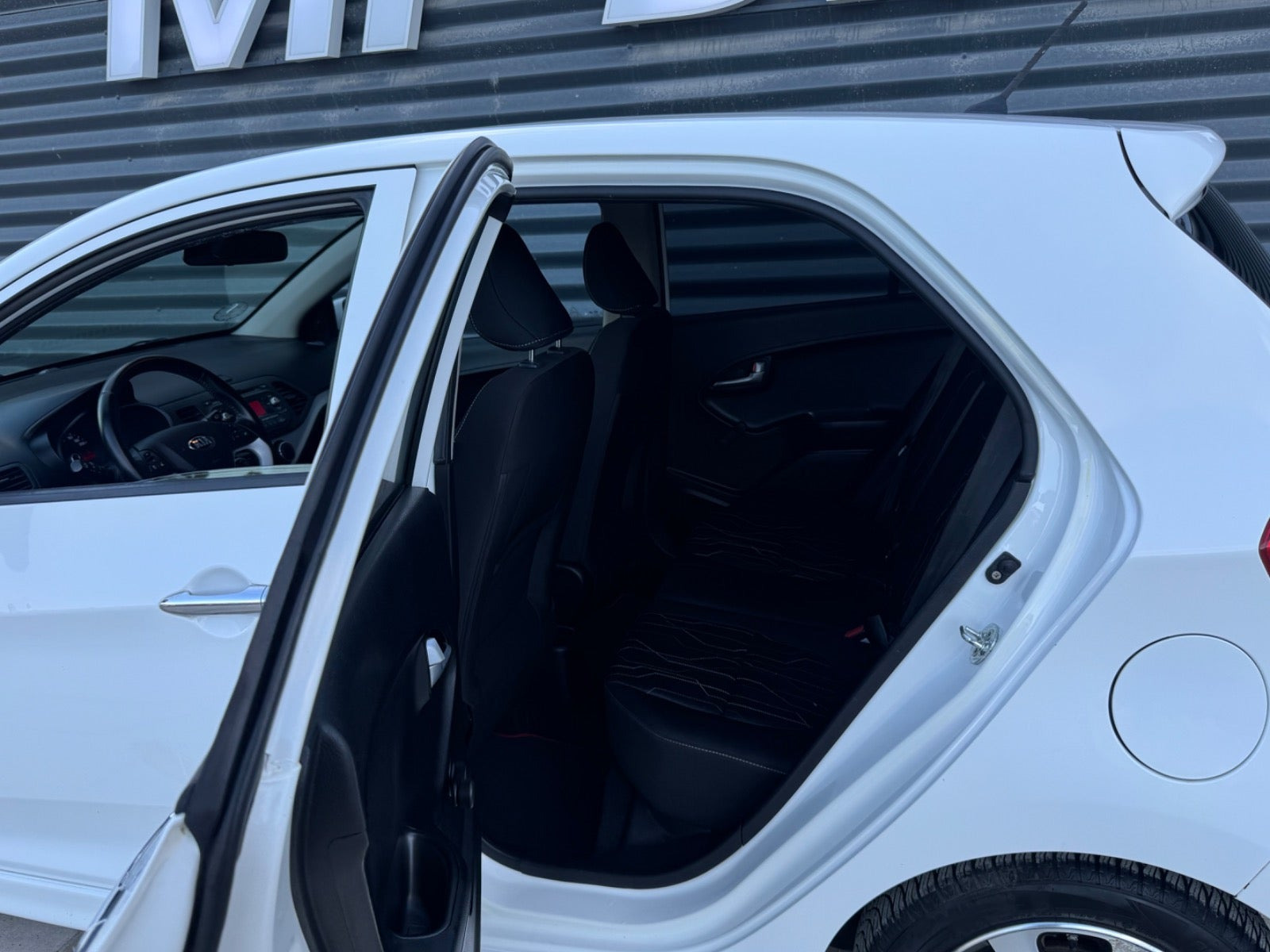 Hvid Kia Picanto fra 2015