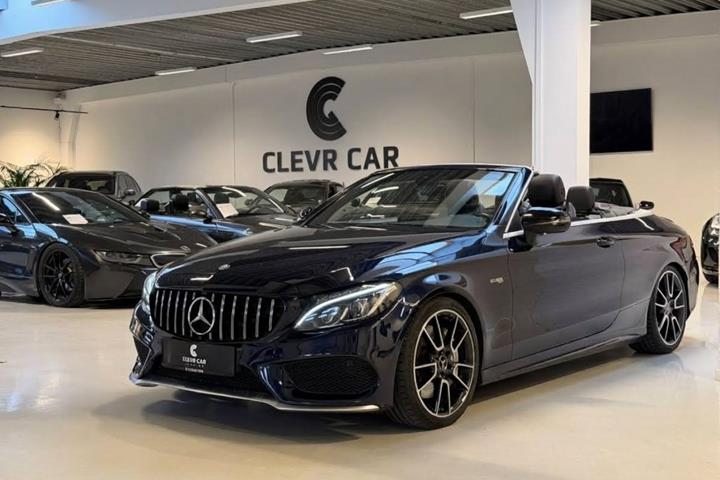 Blå Mercedes C43 fra 2017