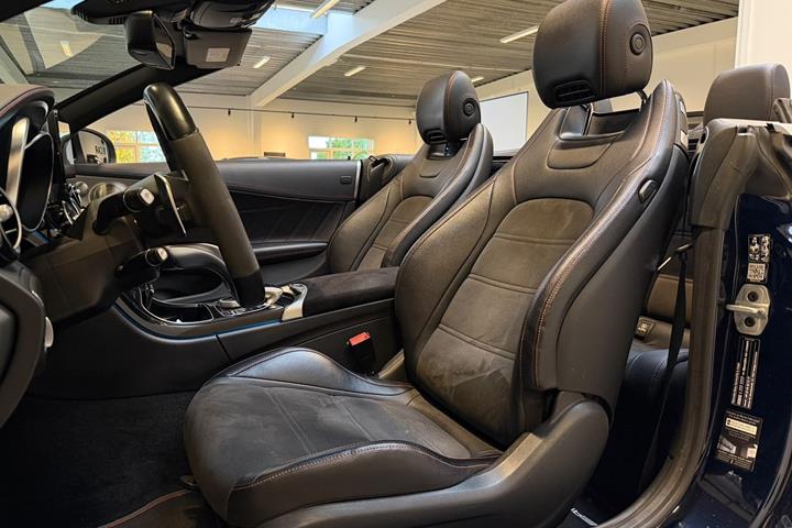 Blå Mercedes C43 fra 2017