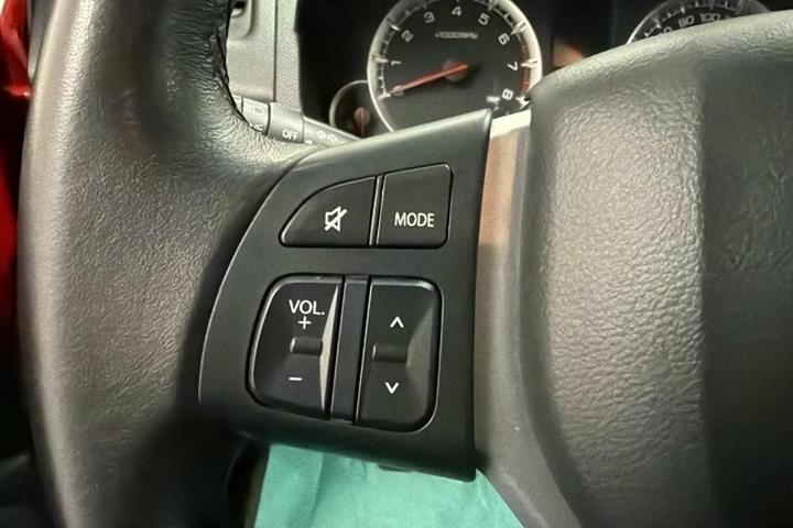 Rød Suzuki Swift fra 2015