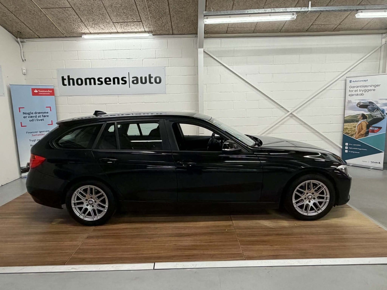 Sort BMW 320d fra 2014