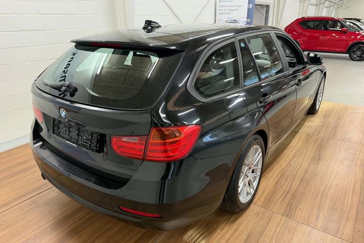 Sort BMW 320d fra 2014