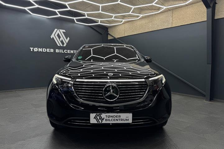 Sort Mercedes EQC400 fra 2023