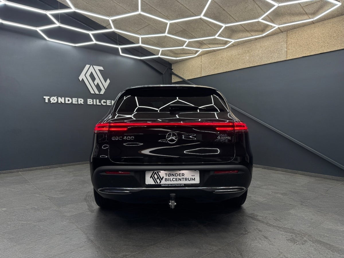 Sort Mercedes EQC400 fra 2023