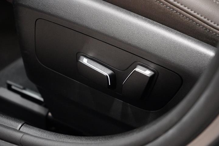 Grå BMW i5 fra 2025