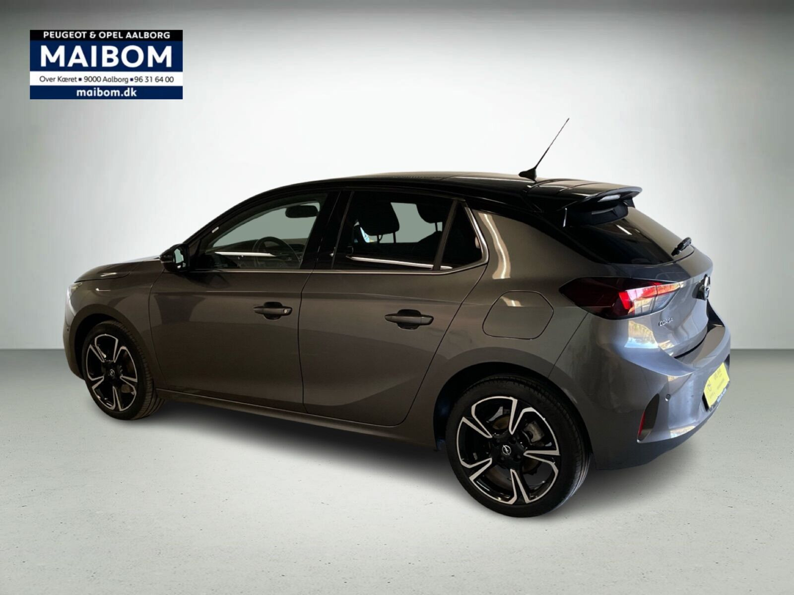 Sort Opel Corsa fra 2020