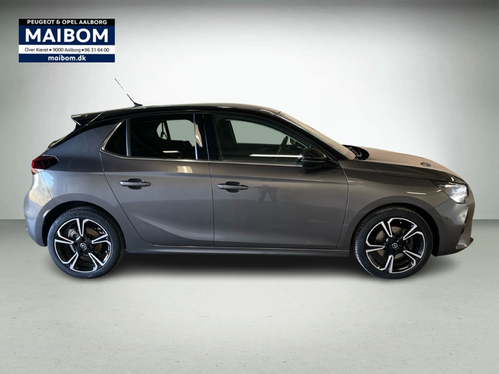 Sort Opel Corsa fra 2020