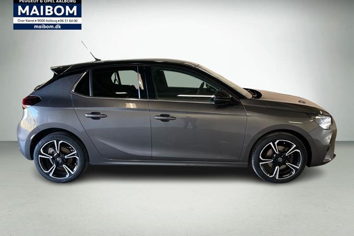Sort Opel Corsa fra 2020