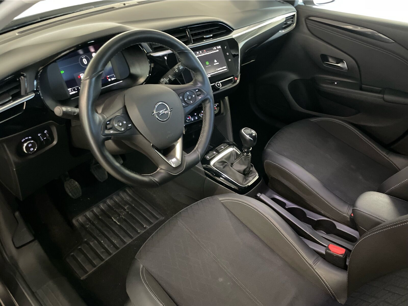 Sort Opel Corsa fra 2020