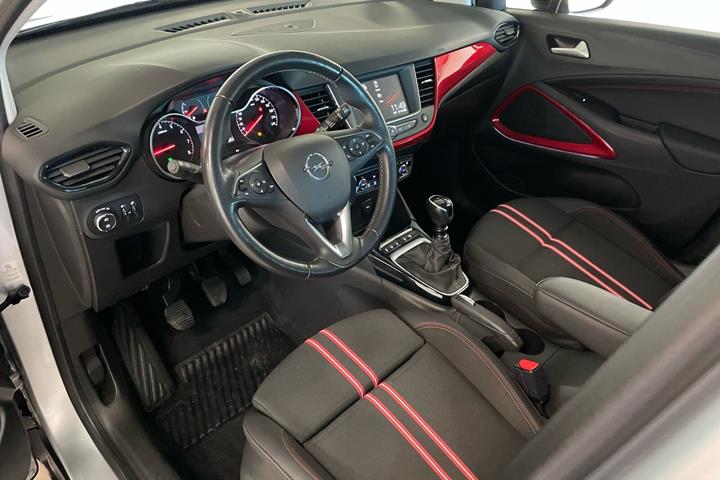 Sølv Opel Crossland fra 2023