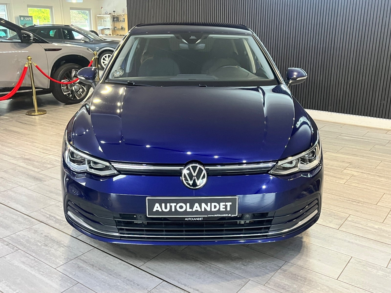 Blå VW Golf VIII fra 2021