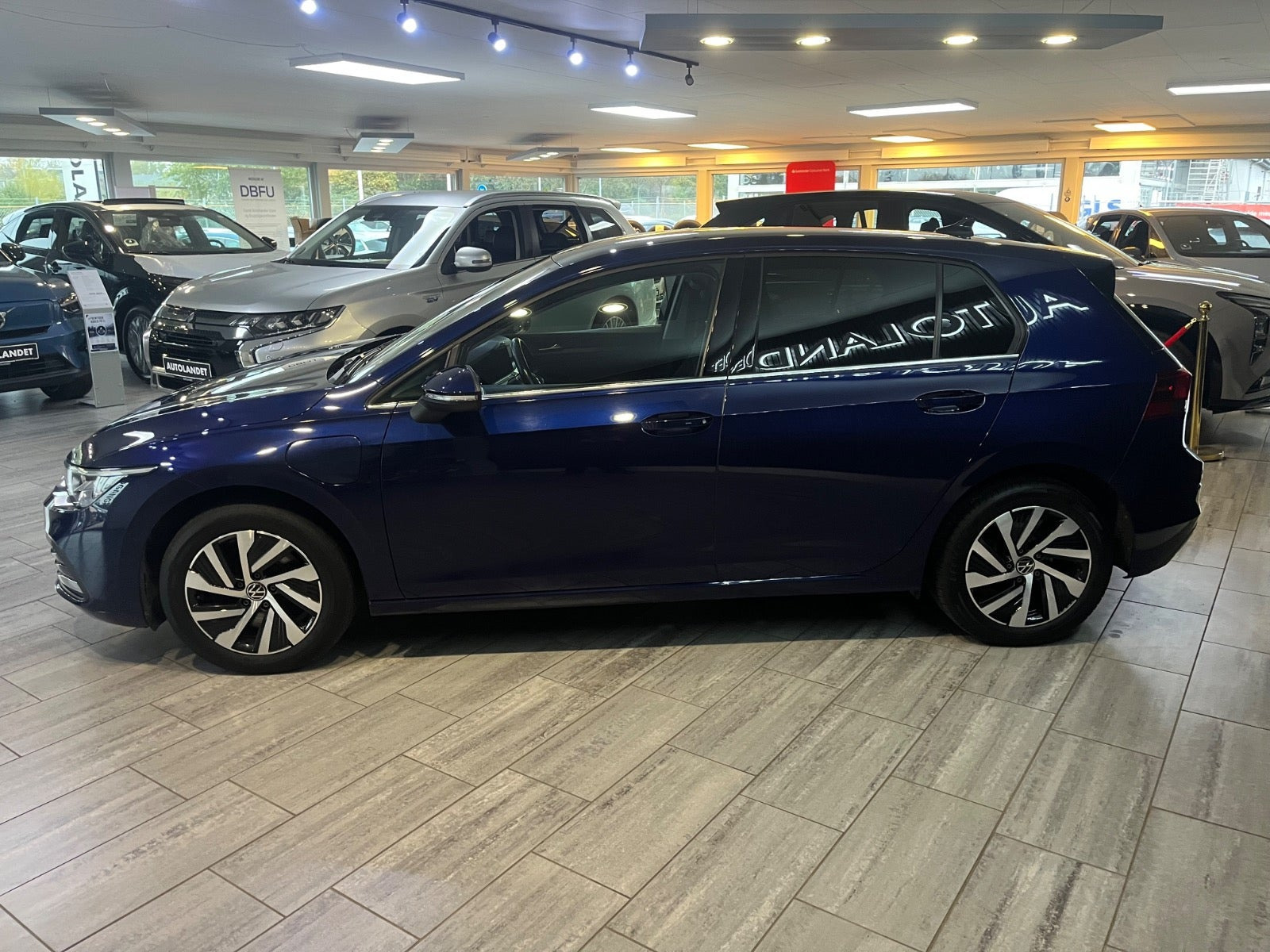 Blå VW Golf VIII fra 2021