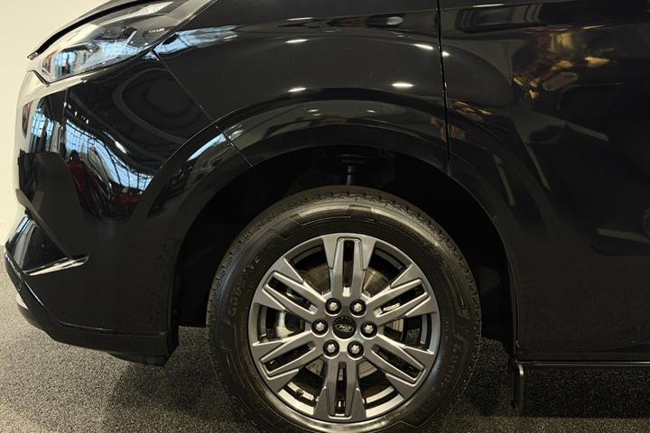 Sort Ford Tourneo Custom 340 L2 fra 2025