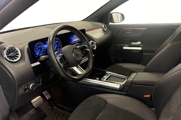 Sort Mercedes EQA250+ fra 2025